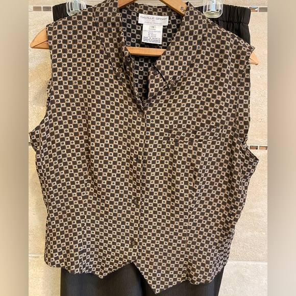 Patterned pant and shirt outfit, elastic waist pants size 12 and top size 14. - Picture 2 of 8